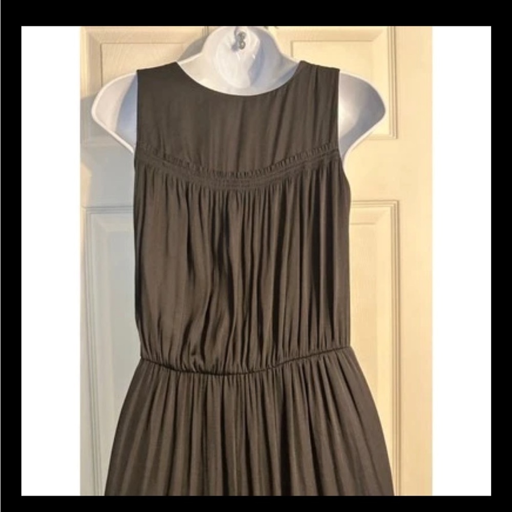 Banana Republic black satin pleated maxi dress with slit size 2 - Picture 7 of 11